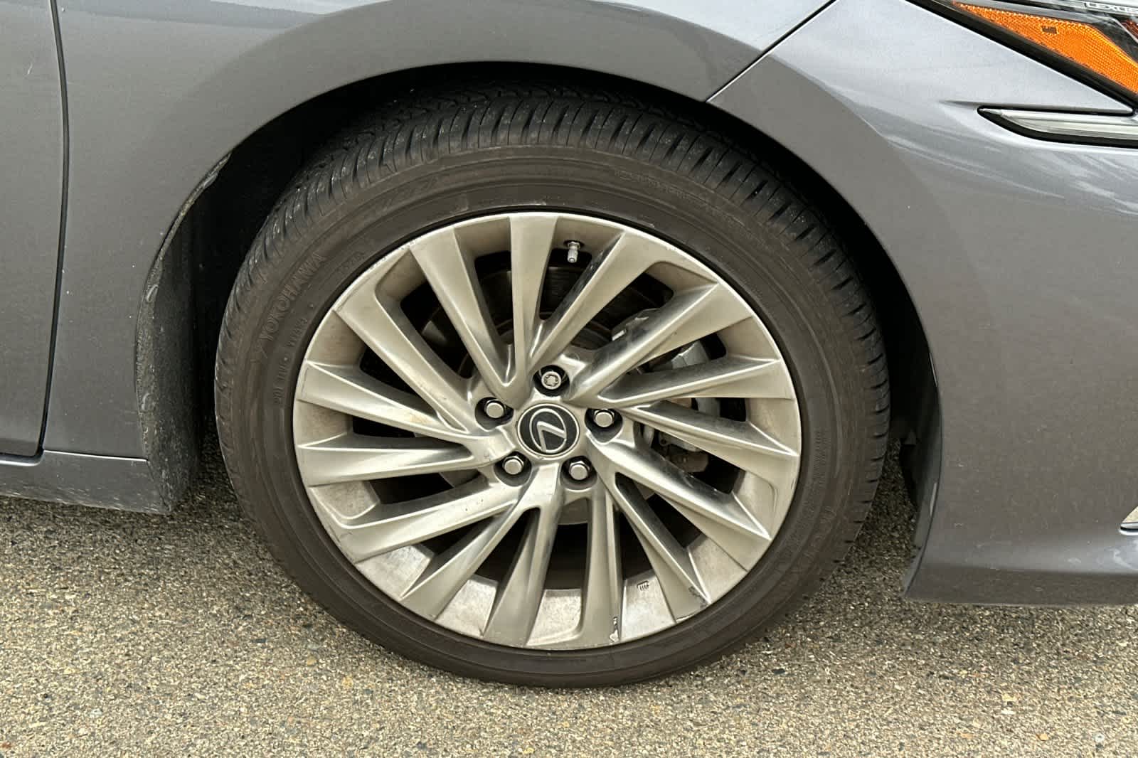 Thumbnail: 2019 Lexus ES - 12