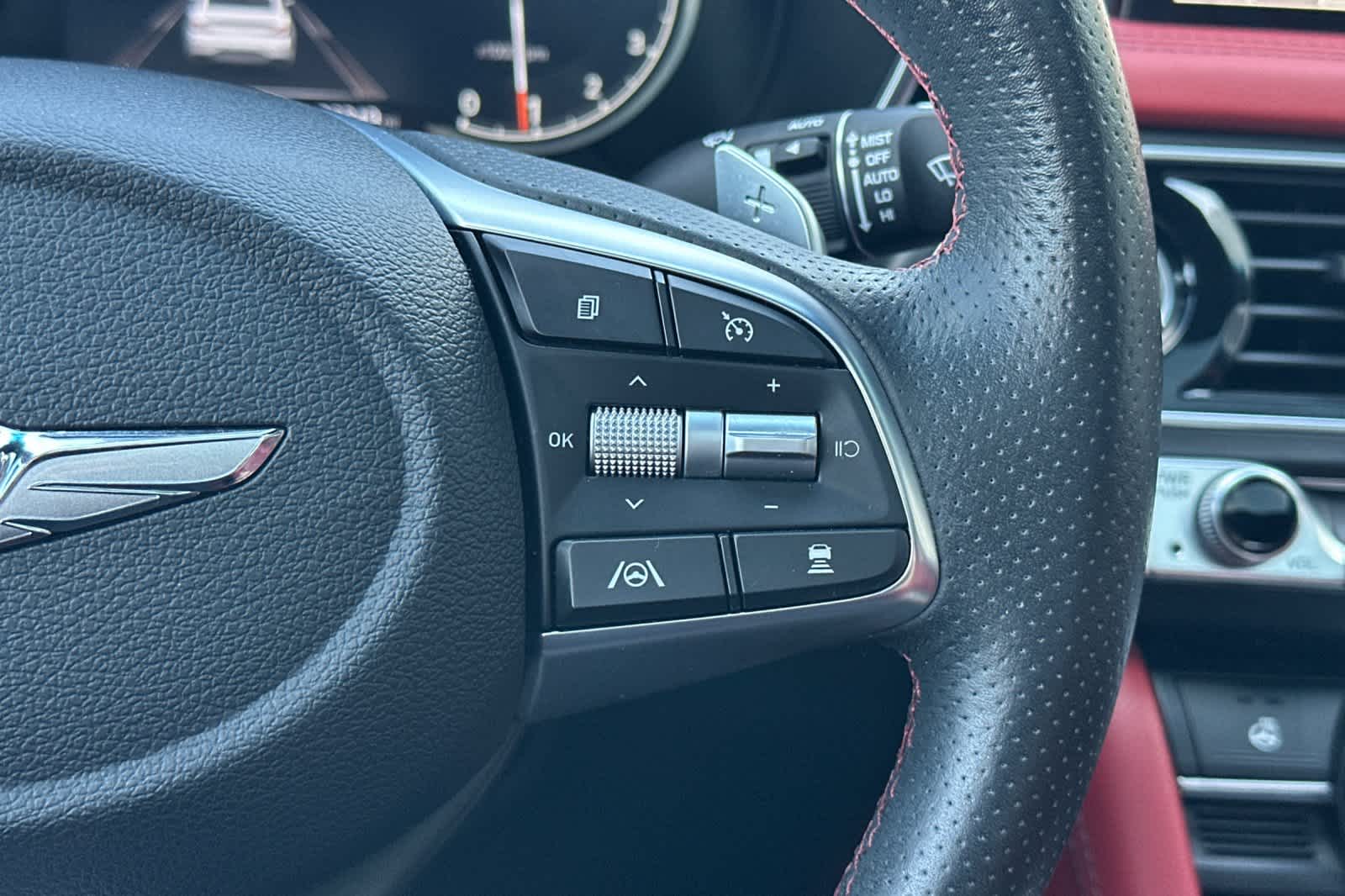 Thumbnail: 2023 Genesis G70 - 28