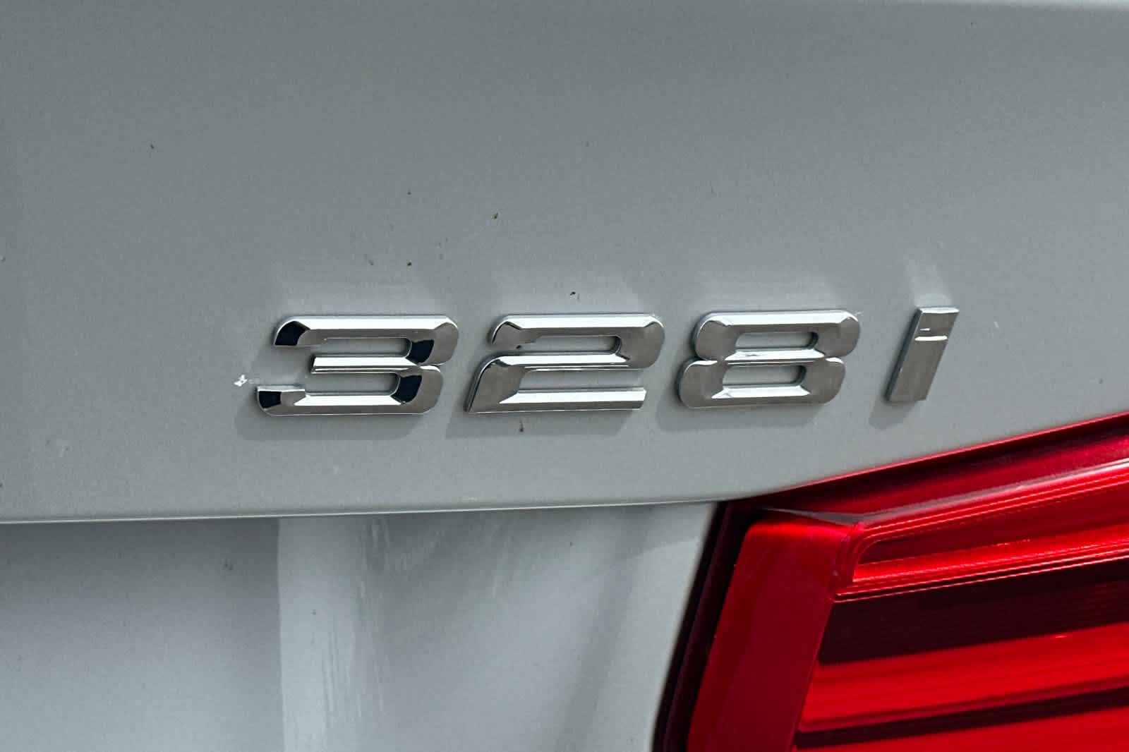 Thumbnail: 2016 BMW 3 Series - 32