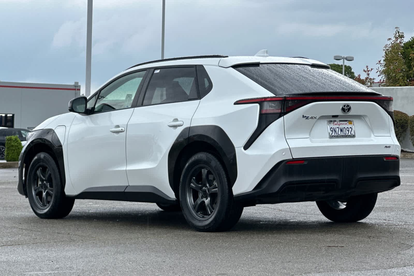 Thumbnail: 2023 Toyota bZ4X - 7