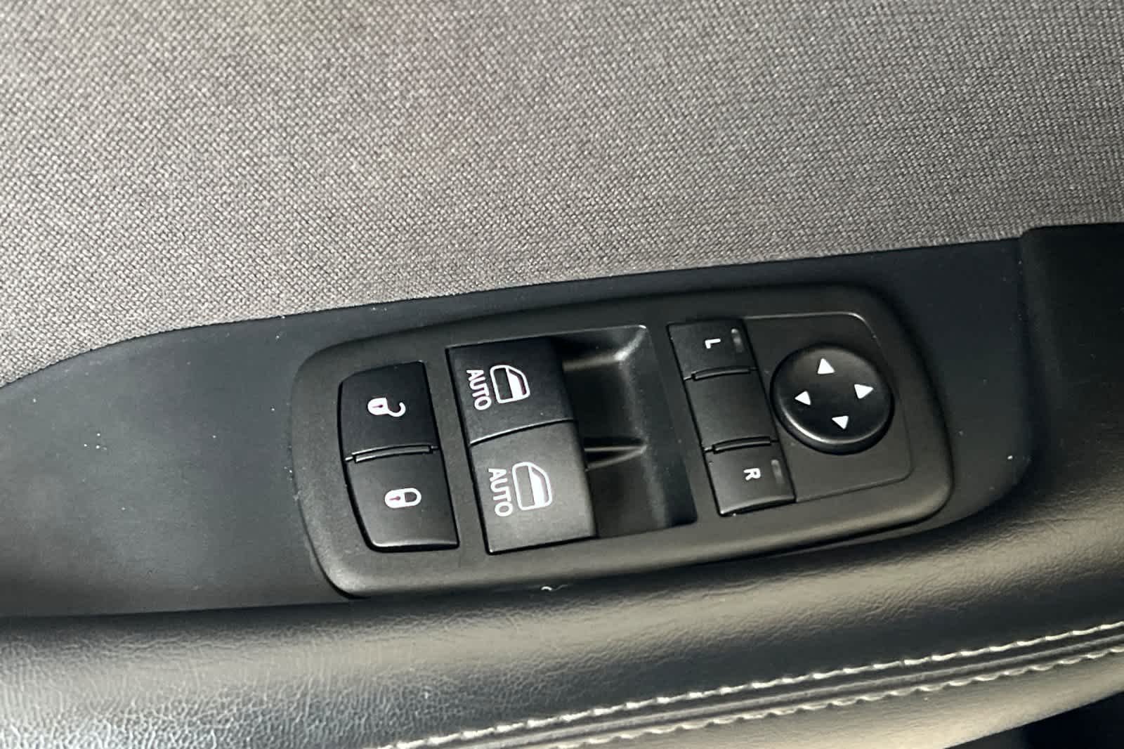 Thumbnail: 2019 Dodge Challenger - 13