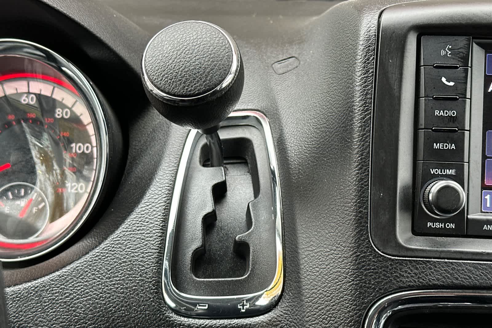 Thumbnail: 2019 Dodge Grand Caravan - 23