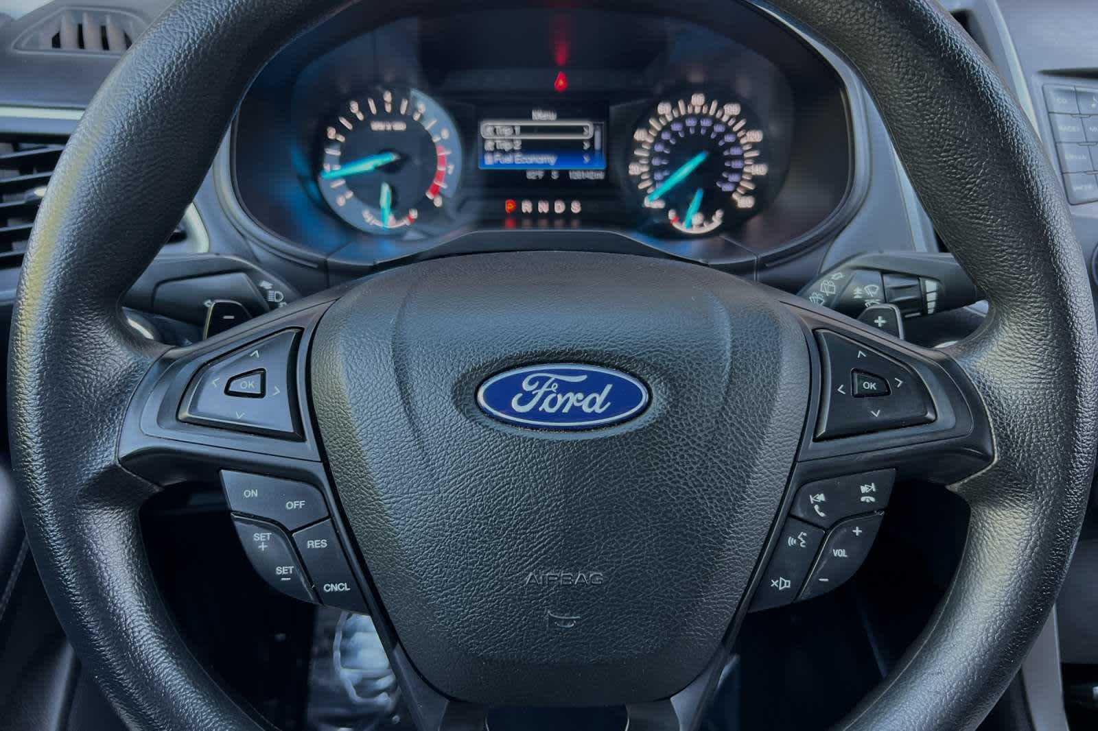 2018 Ford Edge SE 25