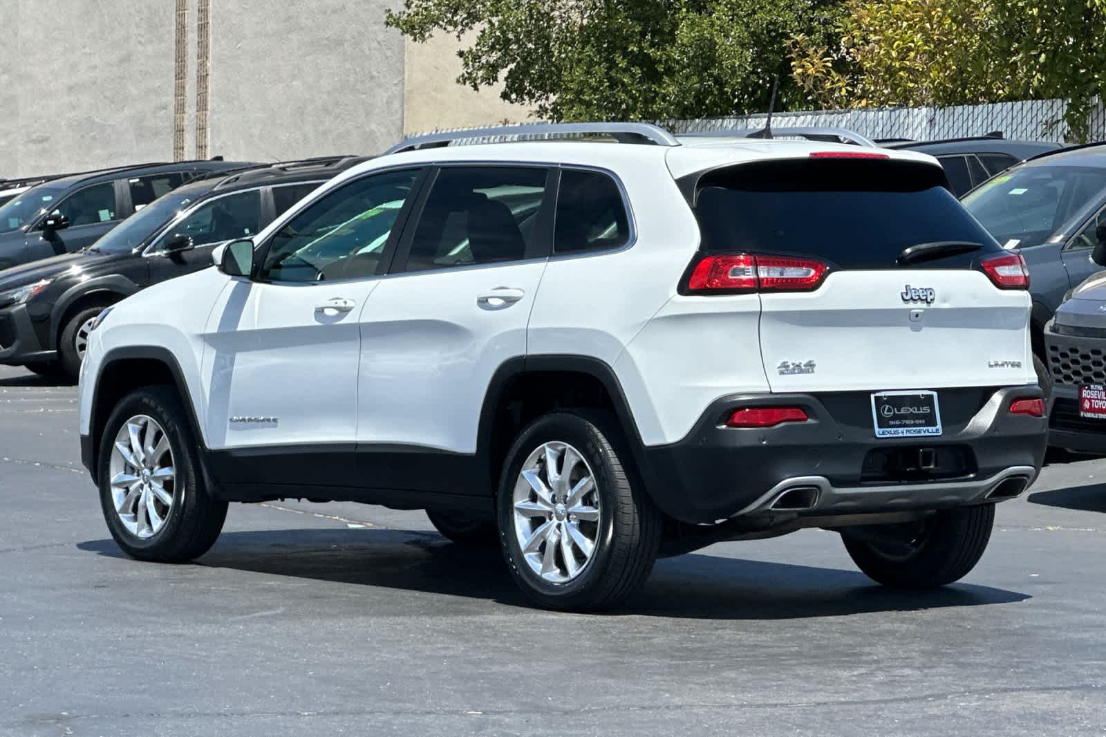 Thumbnail: 2016 Jeep Cherokee - 6