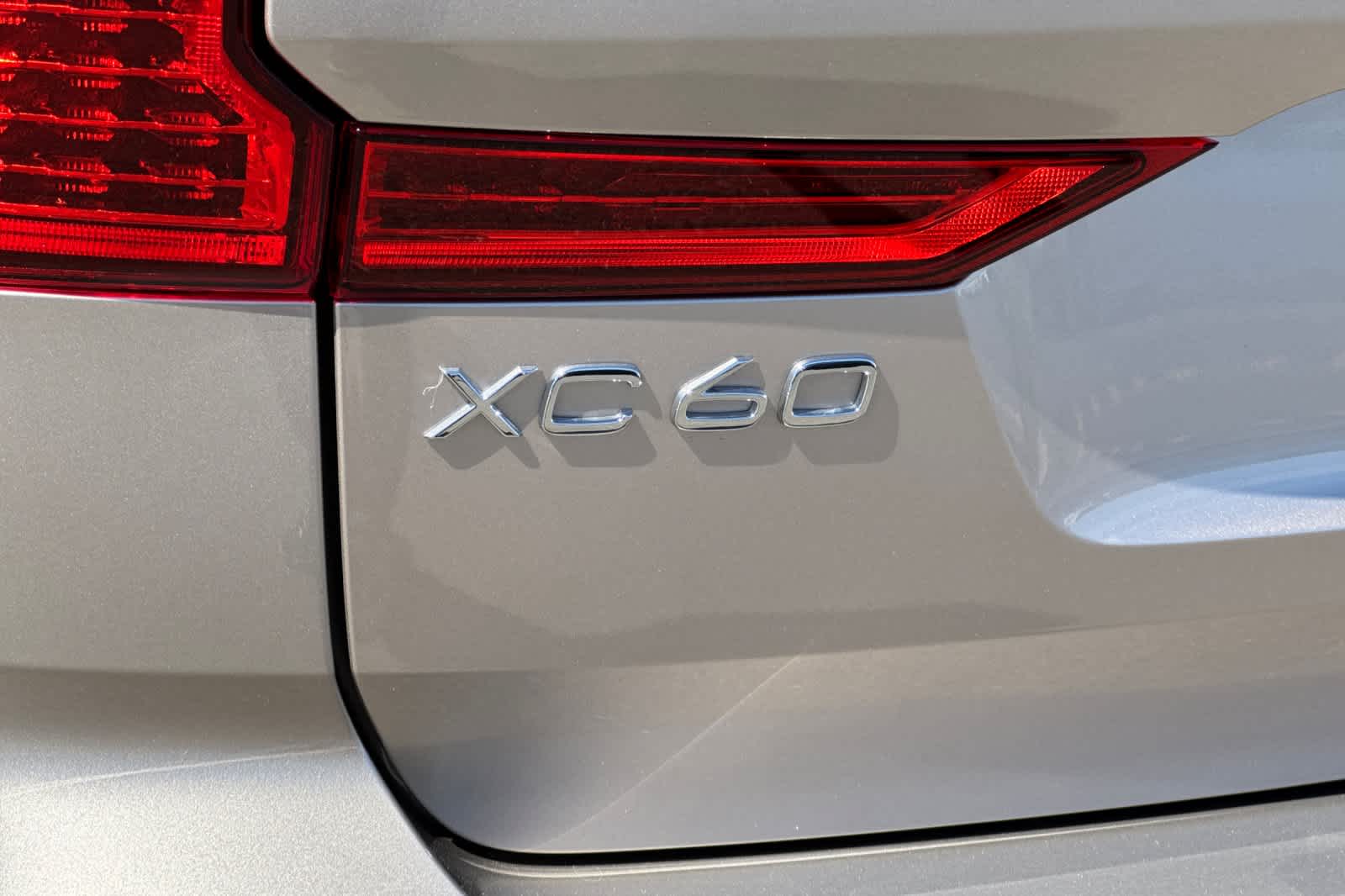 Thumbnail: 2024 Volvo XC60 - 32