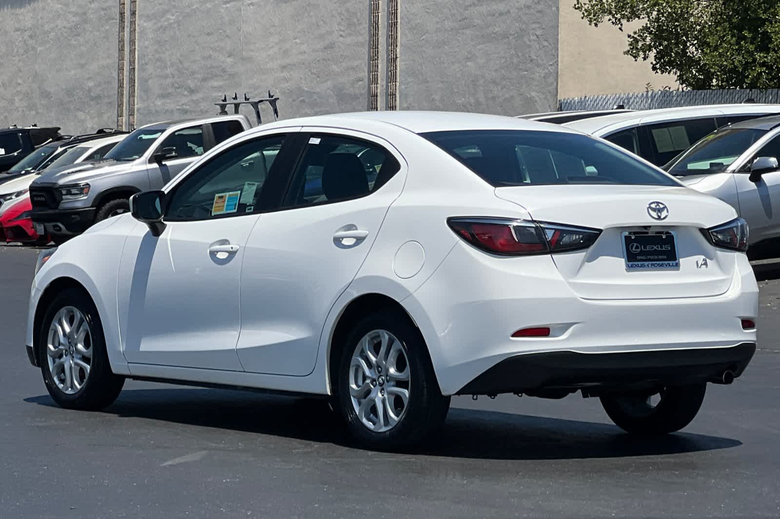Thumbnail: 2017 Toyota Yaris iA - 7