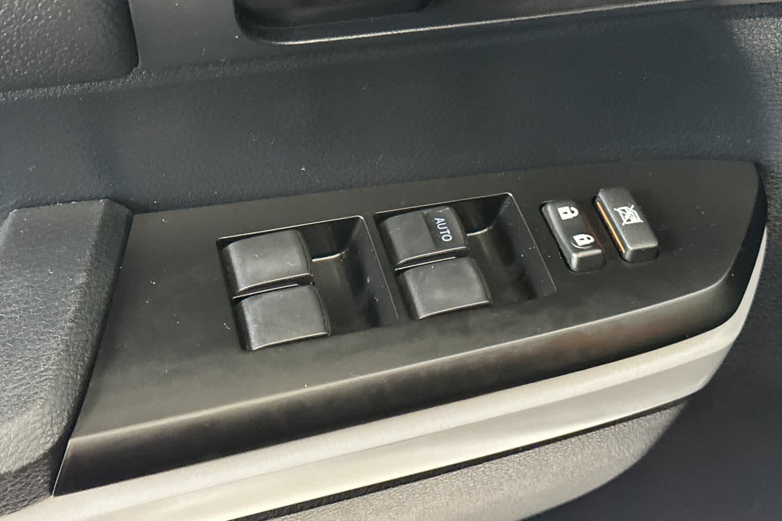 Thumbnail: 2018 Toyota Tundra - 13