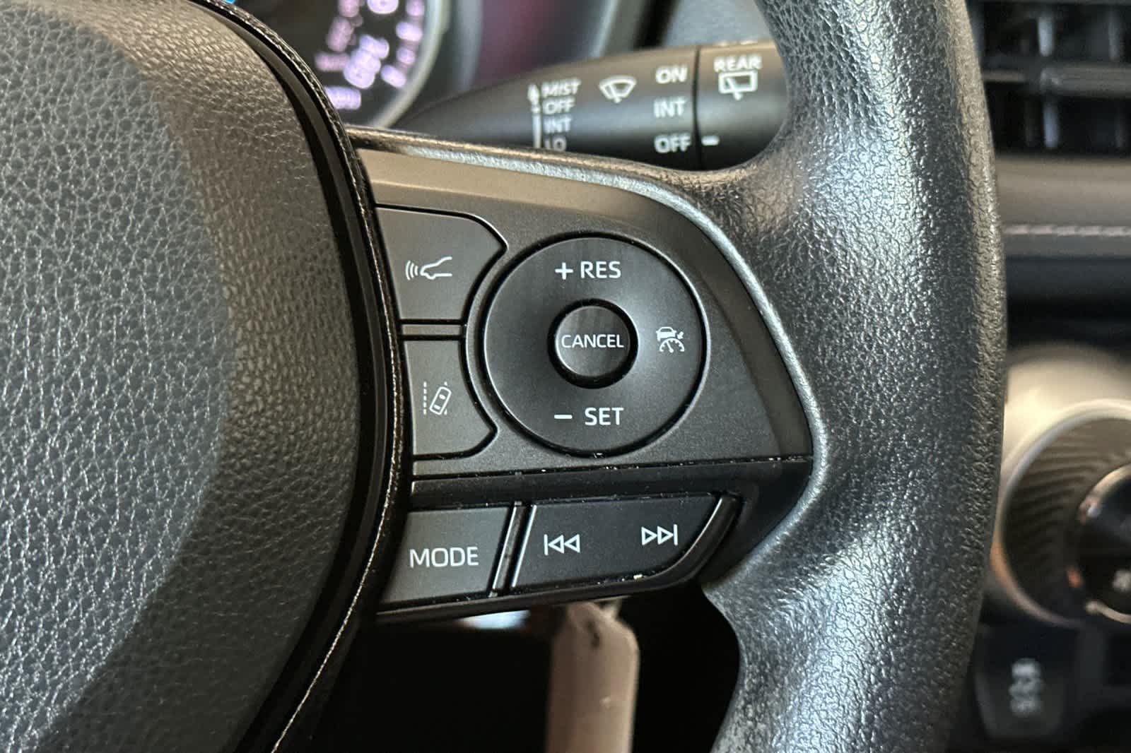 Thumbnail: 2021 Toyota RAV4 - 26
