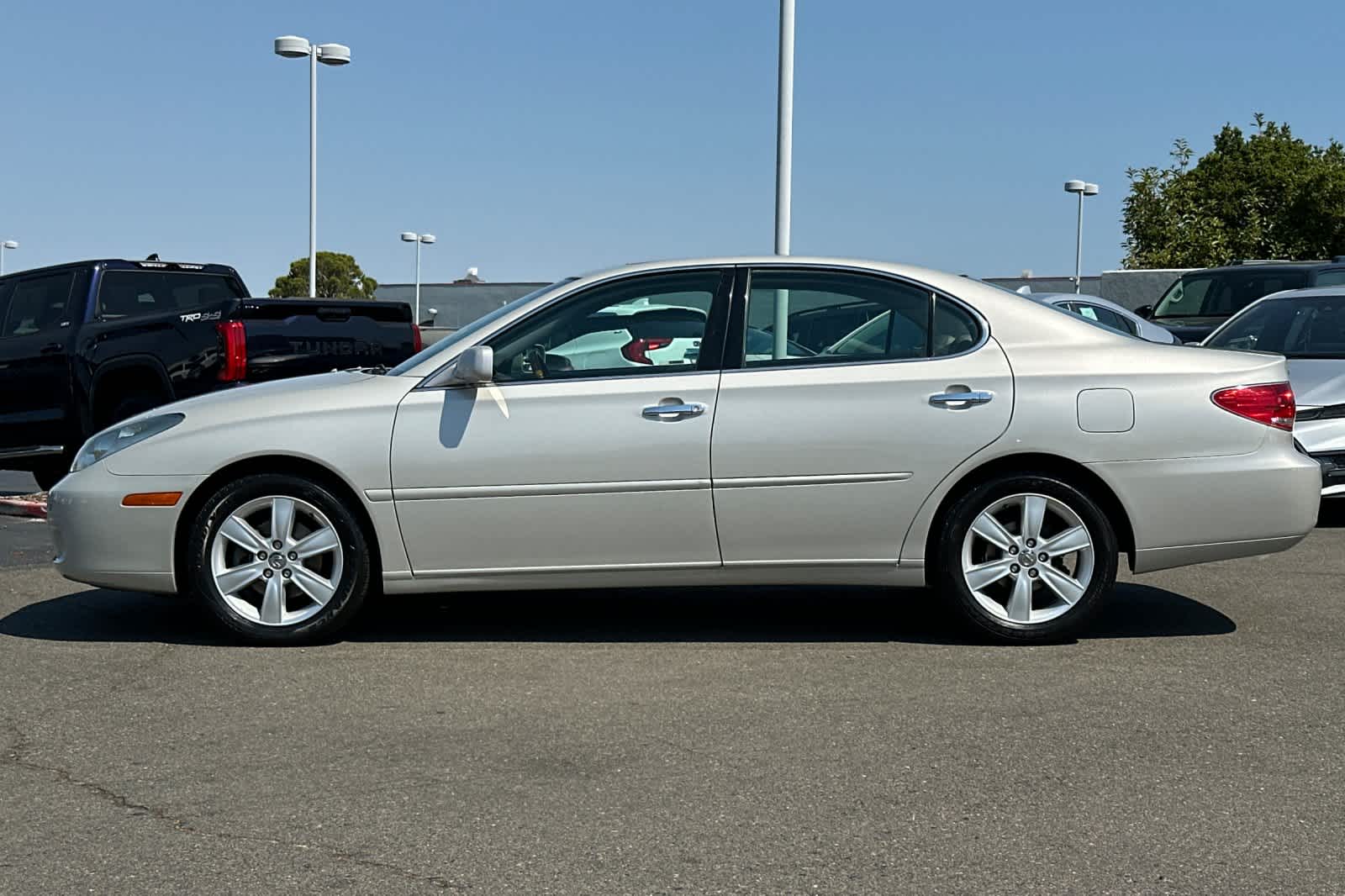 Thumbnail: 2005 Lexus ES - 9