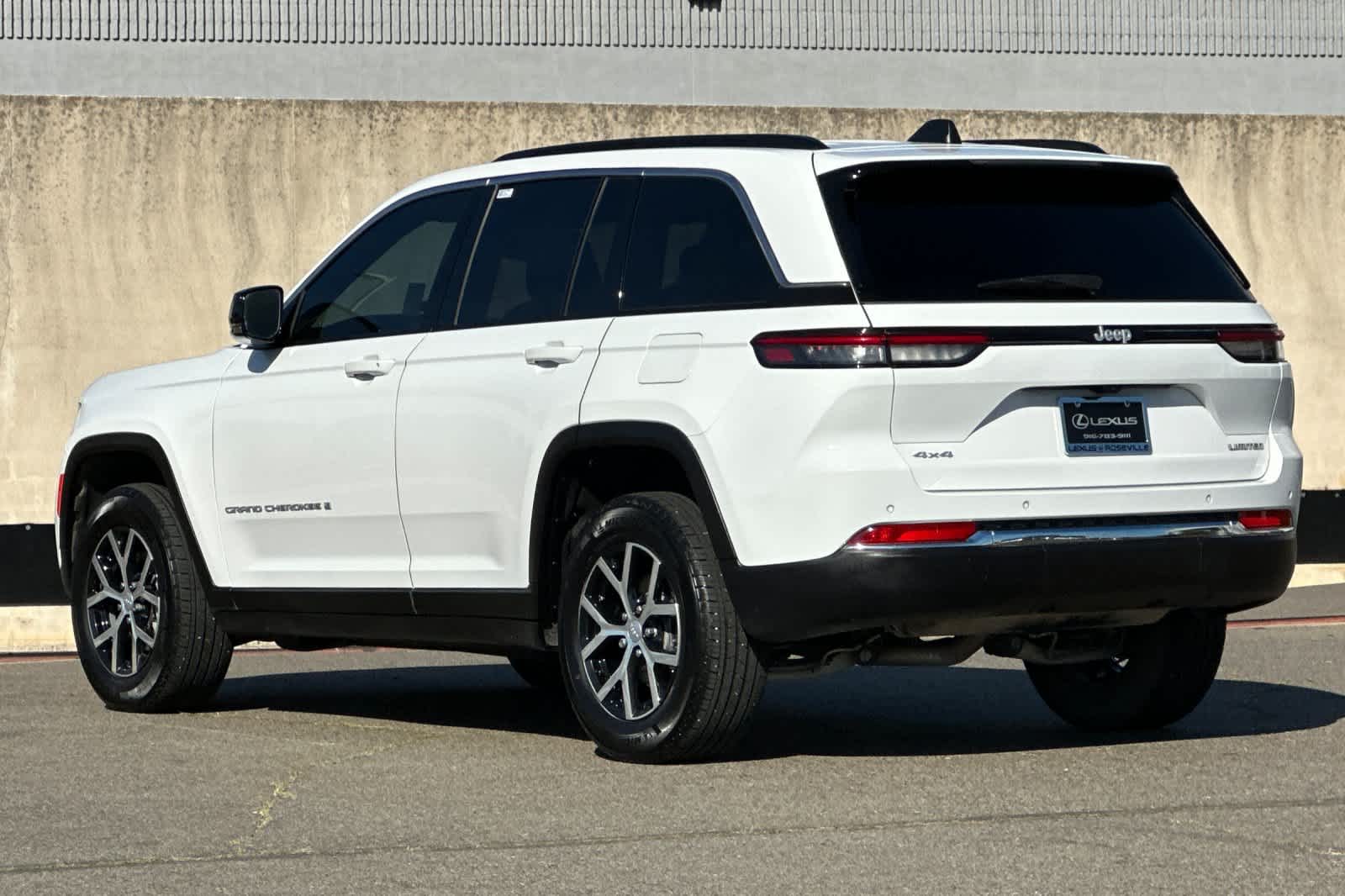 Thumbnail: 2024 Jeep Grand Cherokee - 7