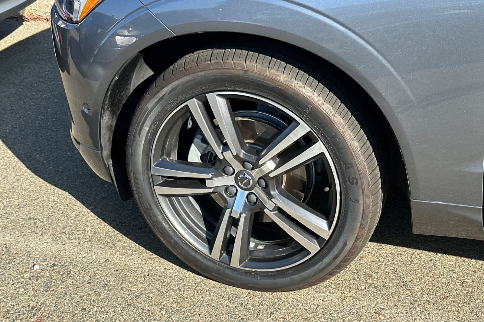 Thumbnail: 2018 Volvo XC60 - 20