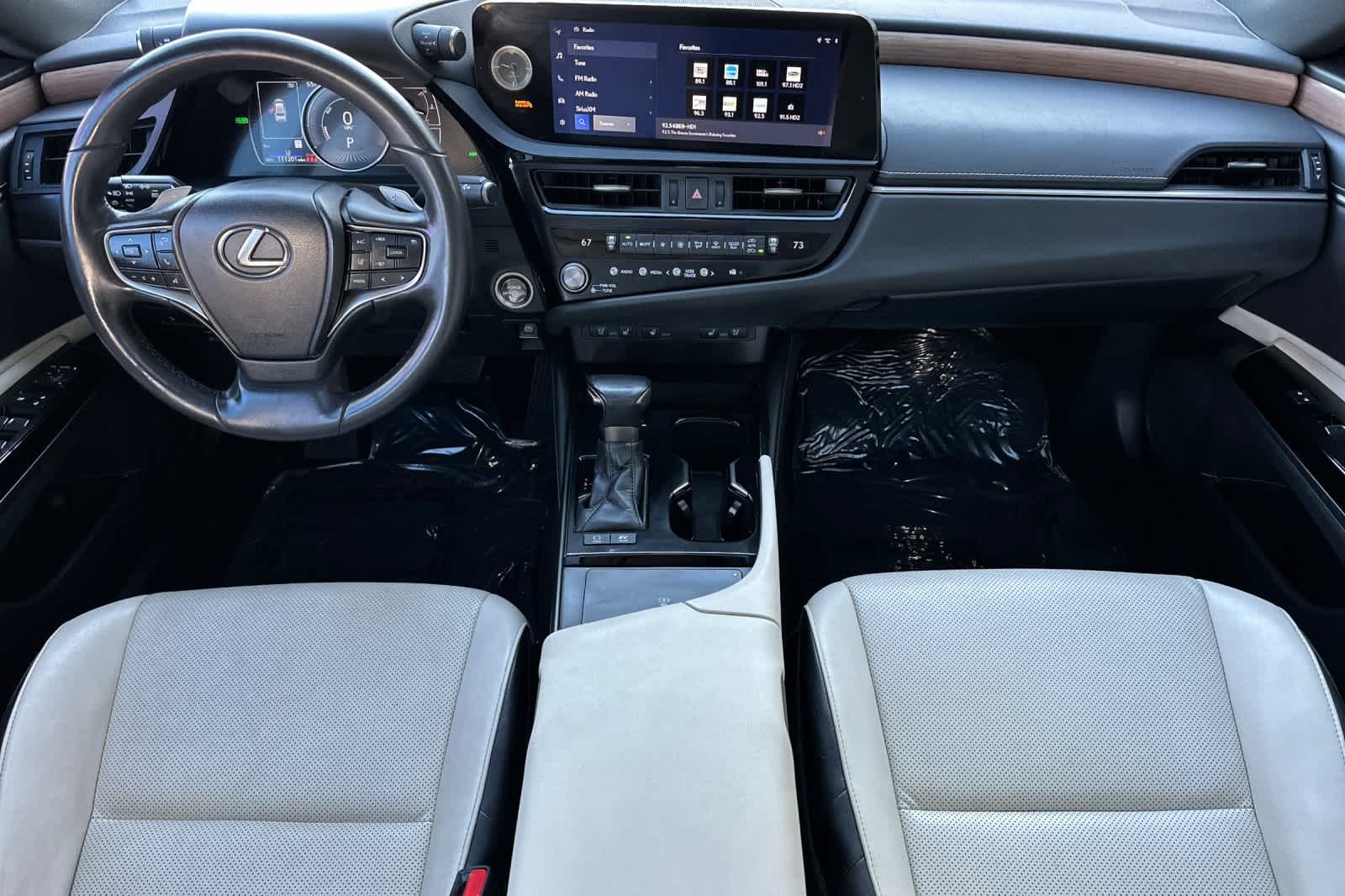 Thumbnail: 2023 Lexus ES - 3