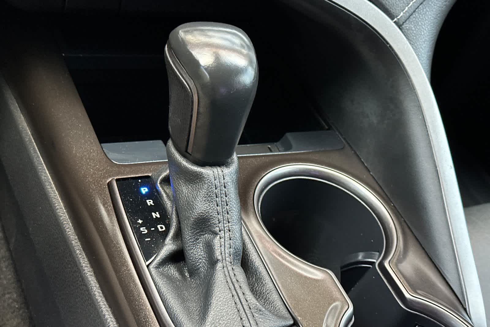 Thumbnail: 2022 Toyota Camry - 21