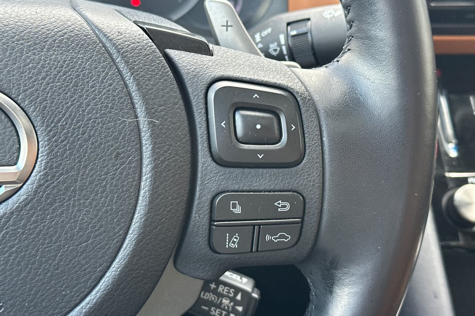 Thumbnail: 2024 Lexus IS - 26