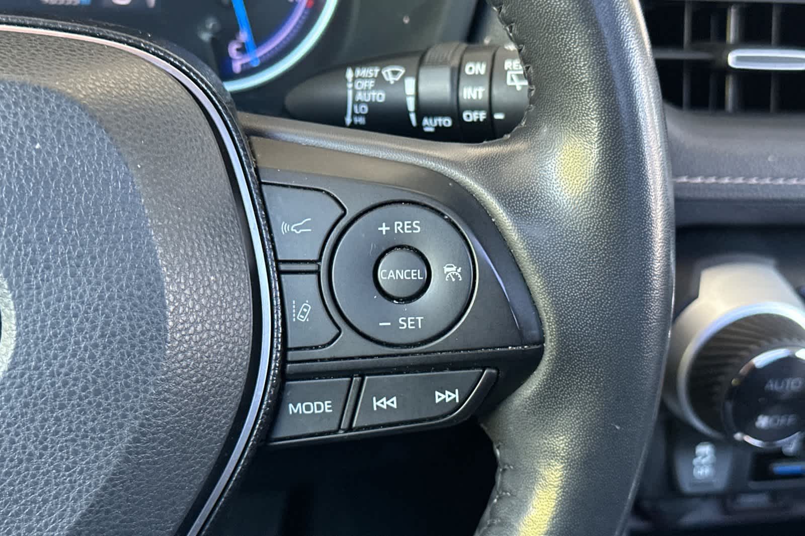 Thumbnail: 2020 Toyota RAV4 - 27