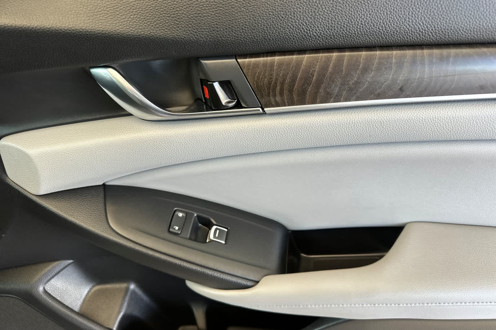 Thumbnail: 2018 Honda Accord - 18