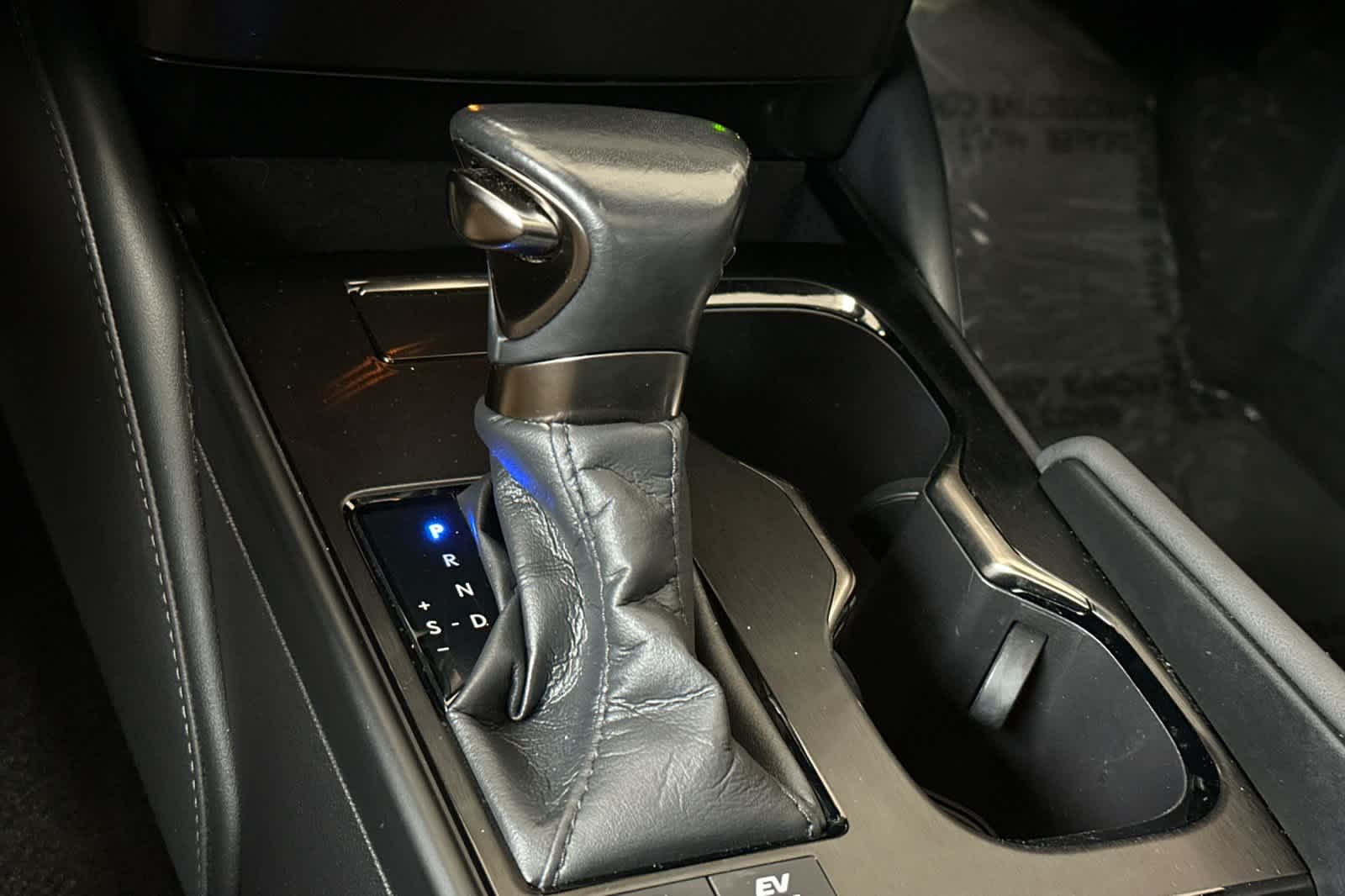 Thumbnail: 2023 Lexus ES - 22