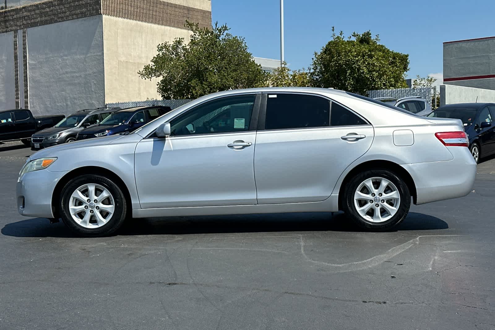 Thumbnail: 2010 Toyota Camry - 9