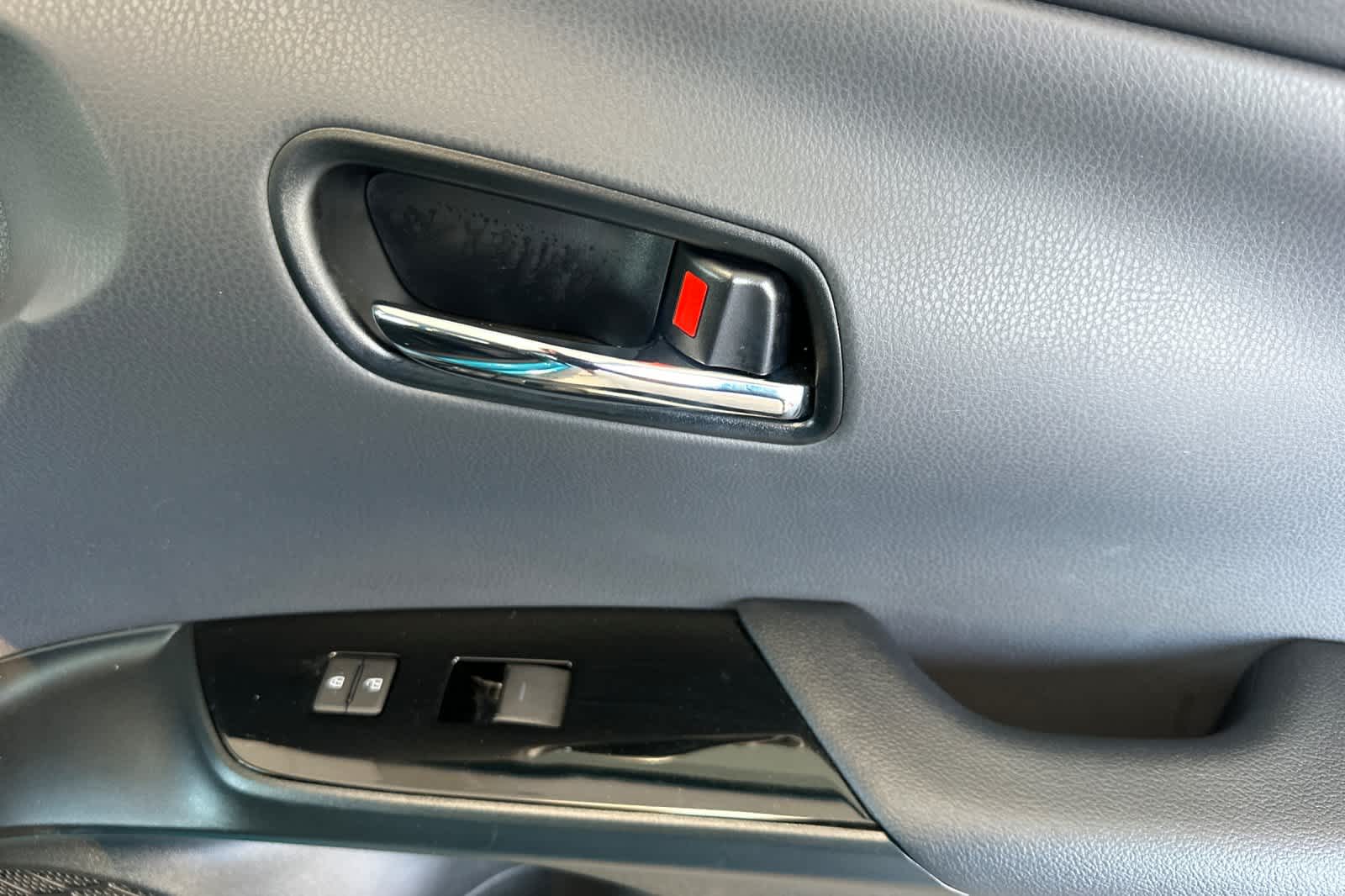 2021 Toyota Prius Prime XLE 18