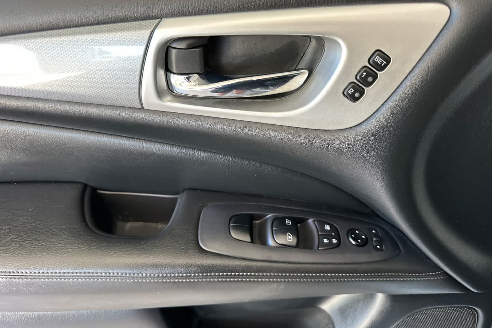 Thumbnail: 2020 Nissan Pathfinder - 12