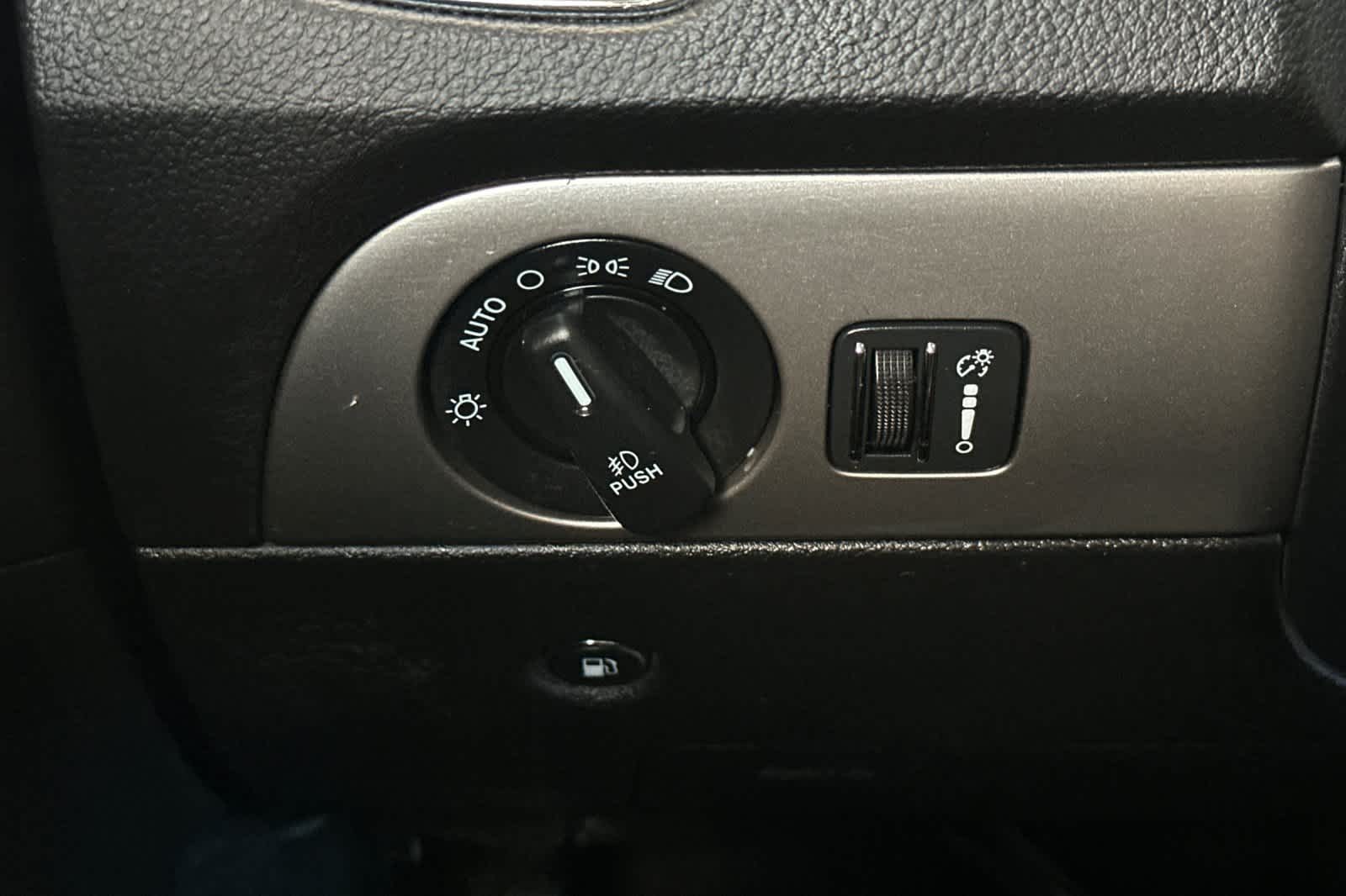 Thumbnail: 2017 Dodge Durango - 32