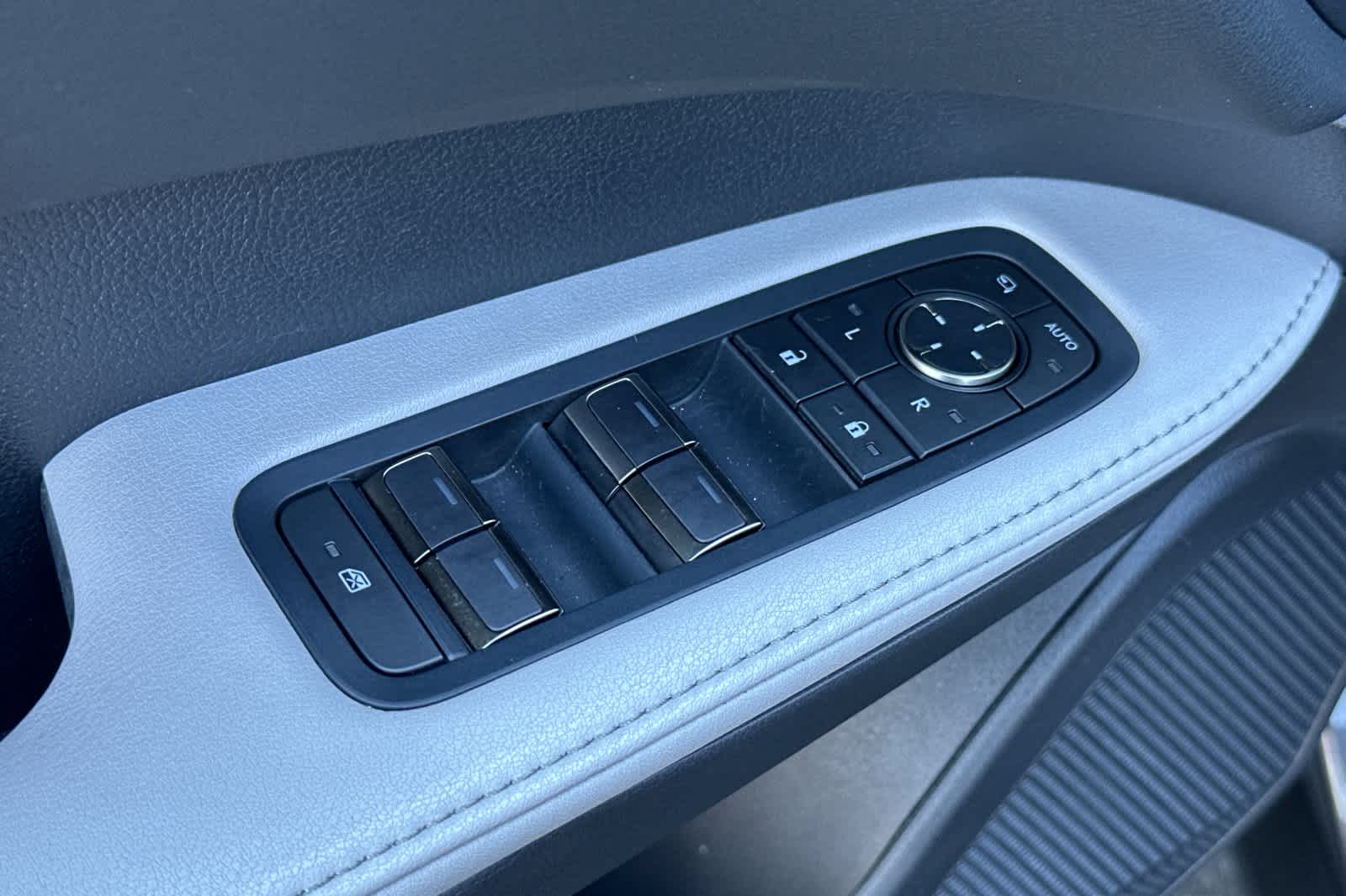 Thumbnail: 2025 Lexus RX - 13