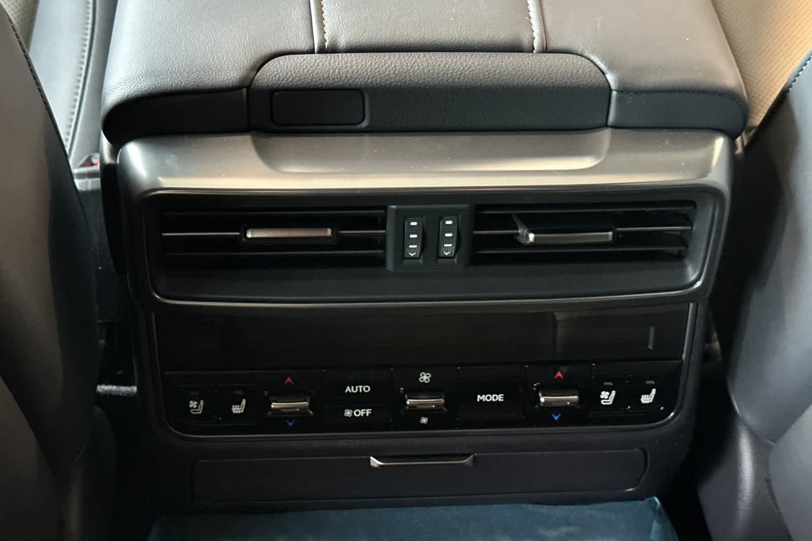 Thumbnail: 2025 Lexus LX - 12