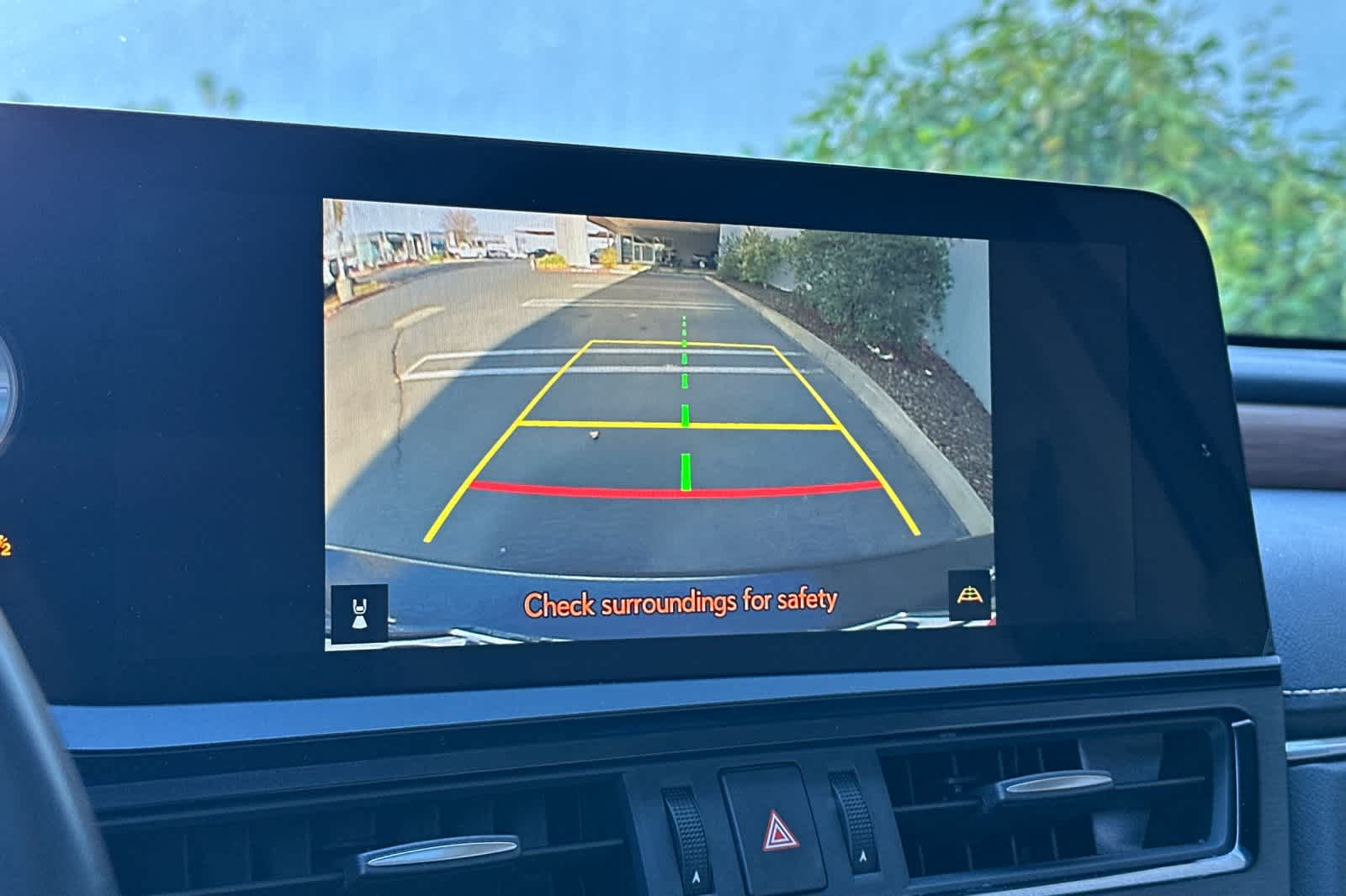 Thumbnail: 2023 Lexus ES - 20