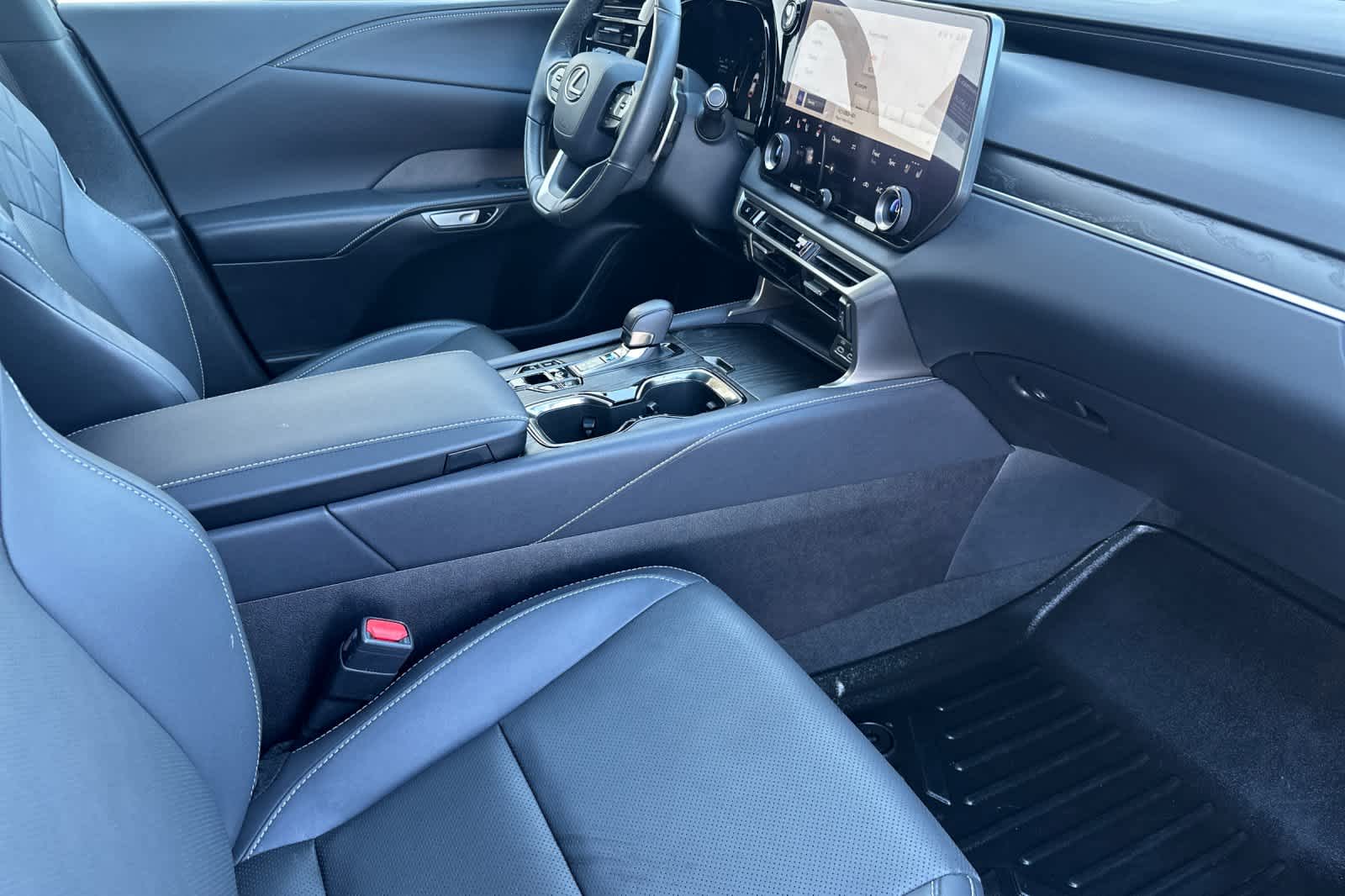 Thumbnail: 2025 Lexus RX - 17