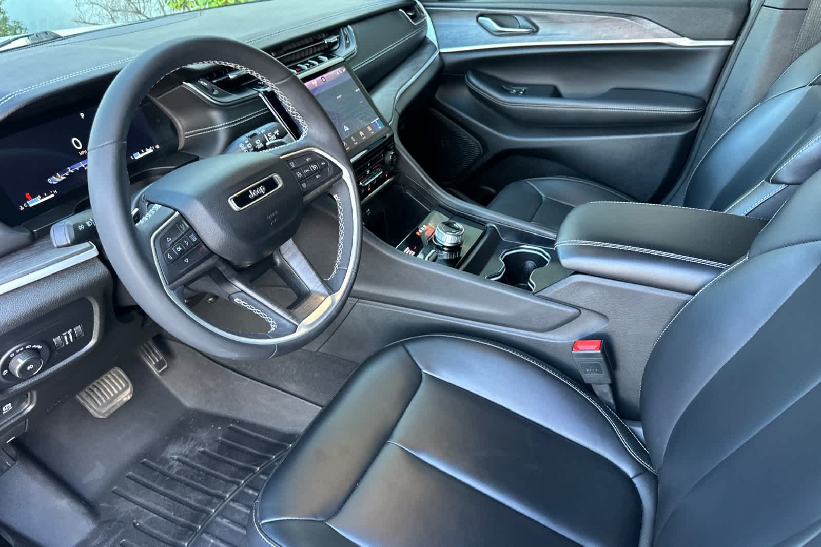 Thumbnail: 2024 Jeep Grand Cherokee - 11