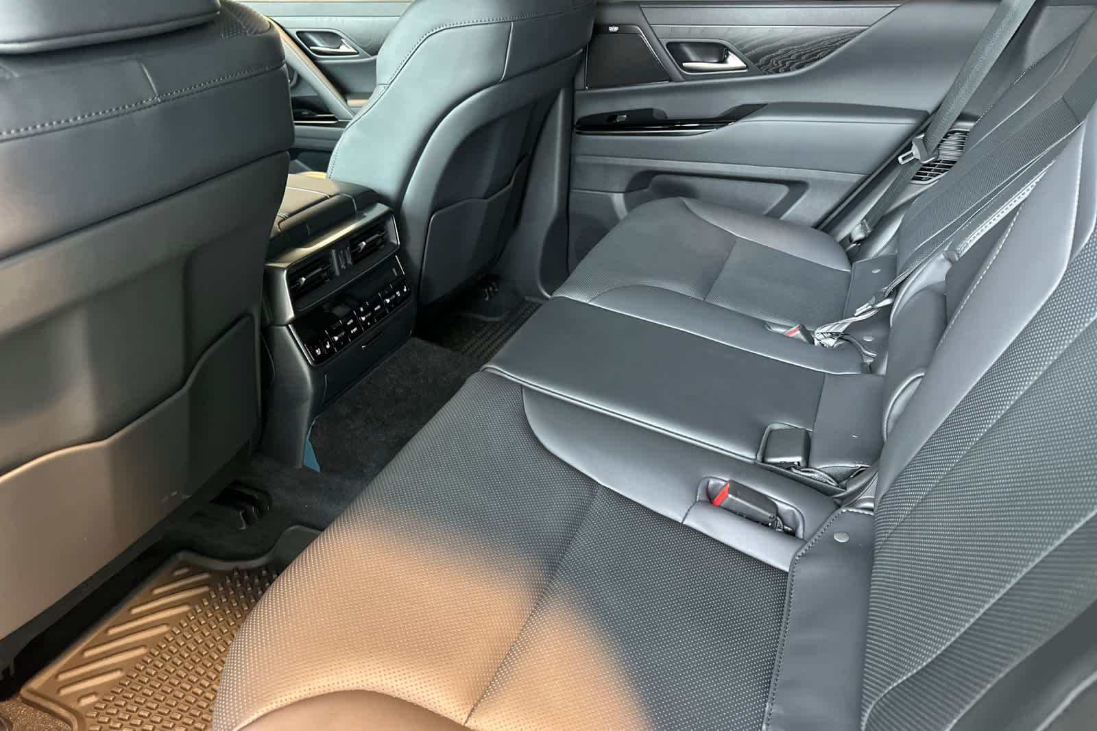 Thumbnail: 2026 Lexus LX - 4