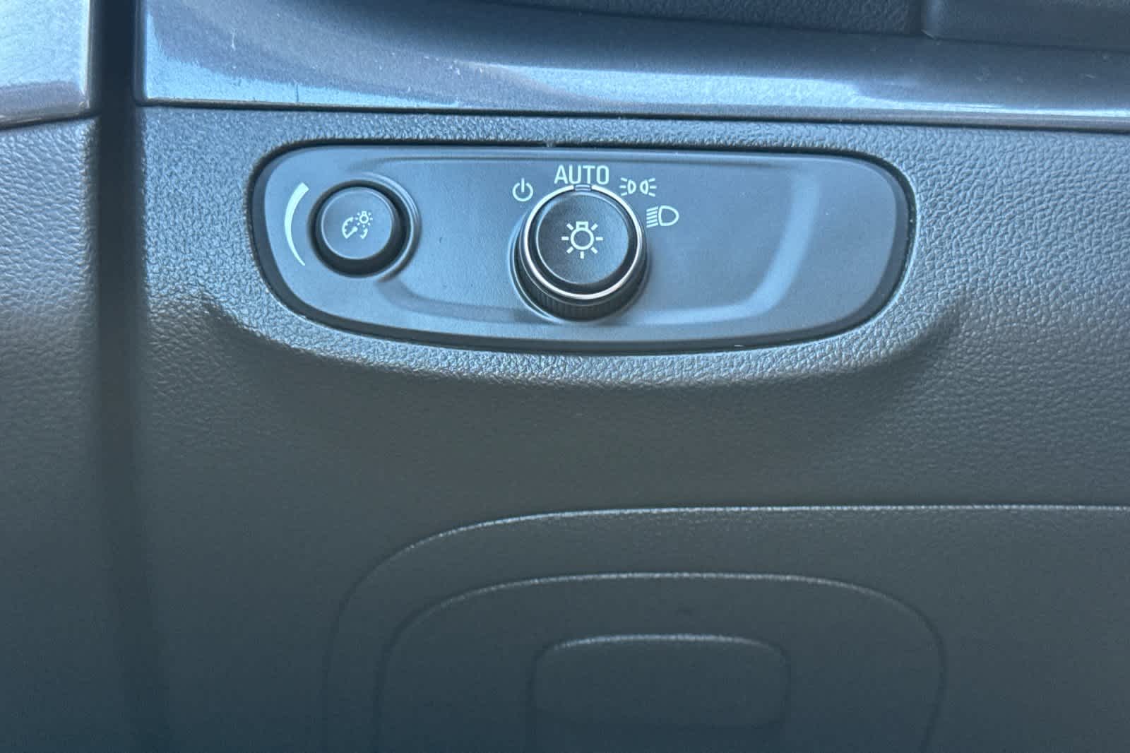 Thumbnail: 2019 Buick Encore - 29