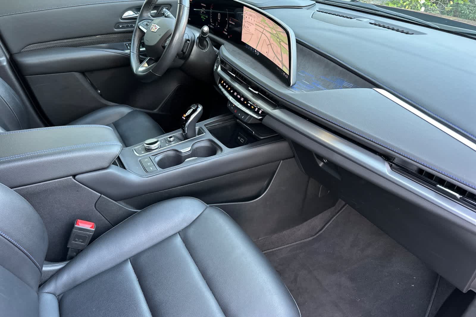 Thumbnail: 2024 Cadillac XT4 - 17