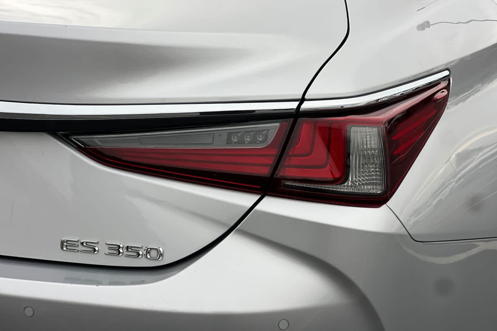 Thumbnail: 2019 Lexus ES - 29