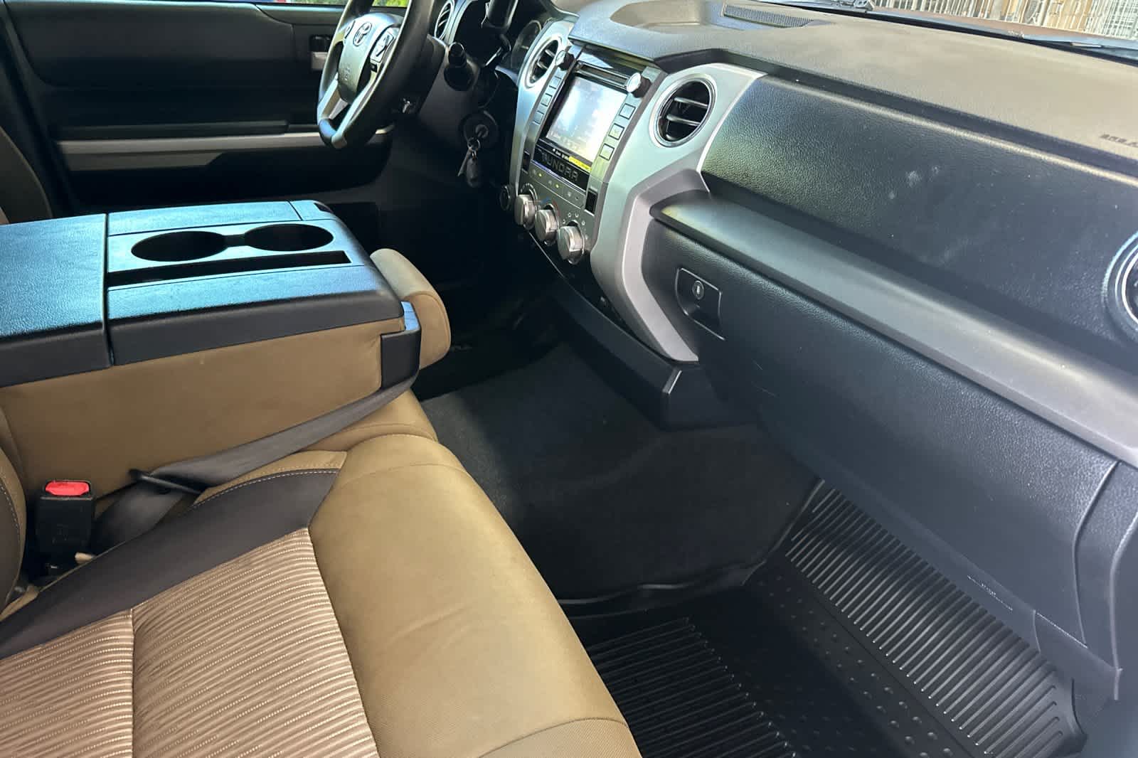 Thumbnail: 2016 Toyota Tundra - 16