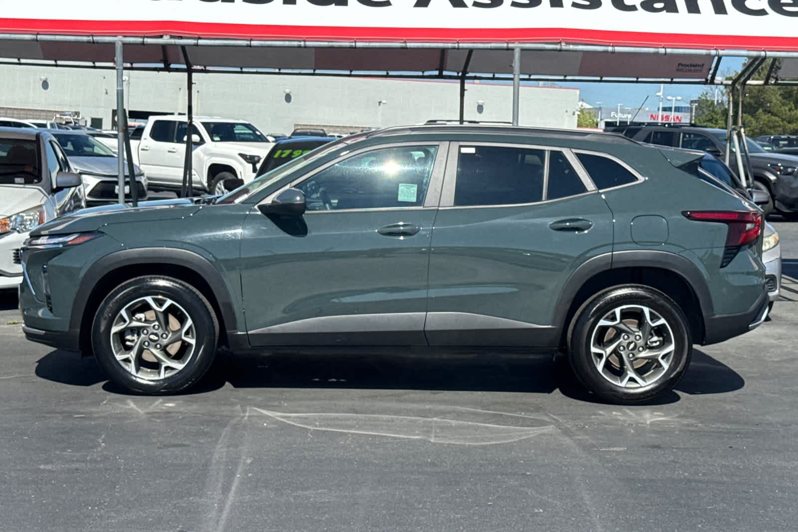 Thumbnail: 2025 Chevrolet Trax - 9