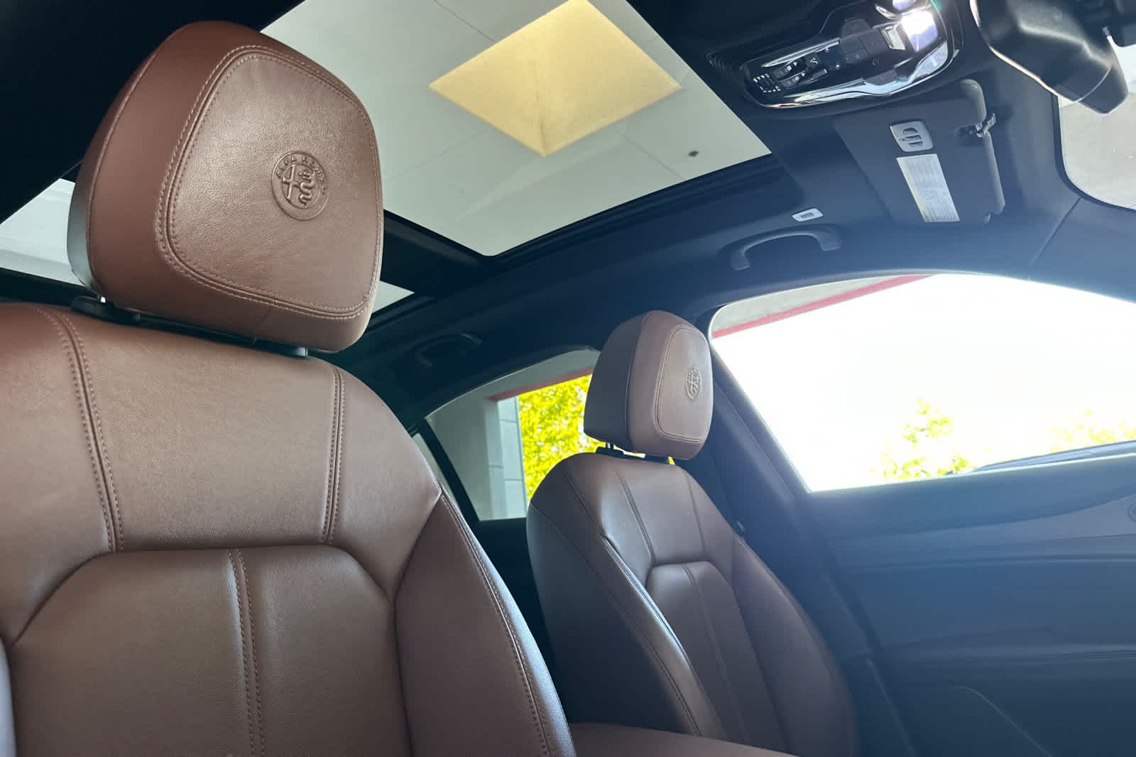 Thumbnail: 2022 Alfa Romeo Stelvio - 18