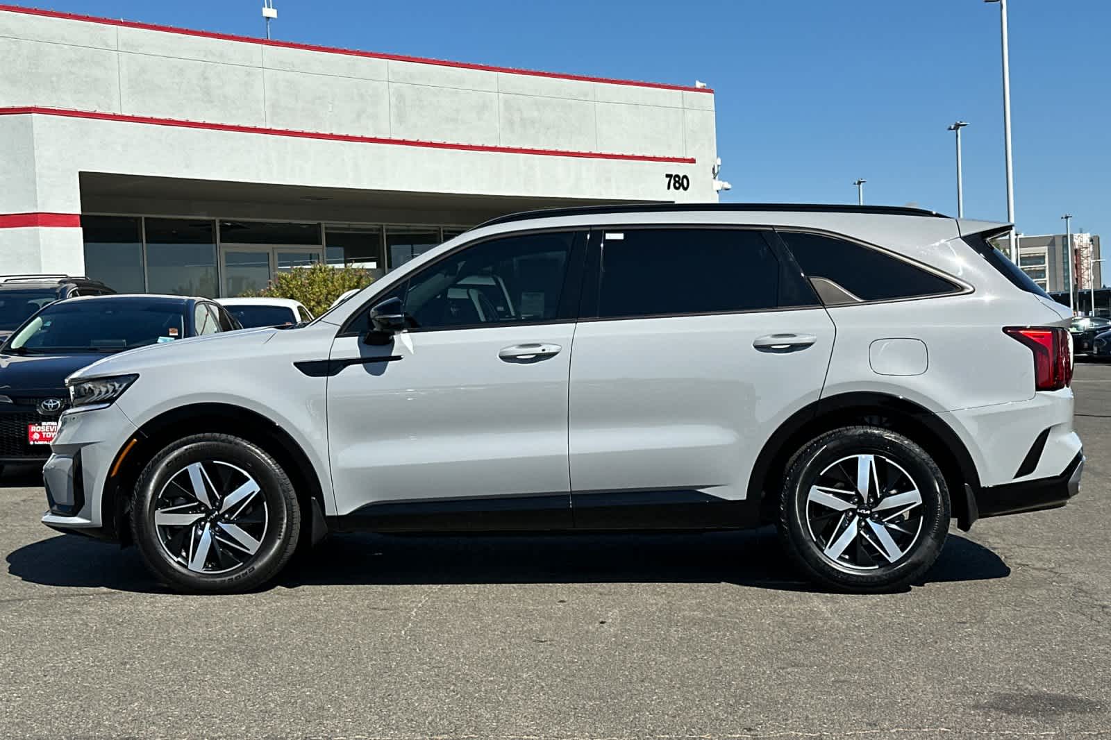 Thumbnail: 2022 Kia Sorento - 9