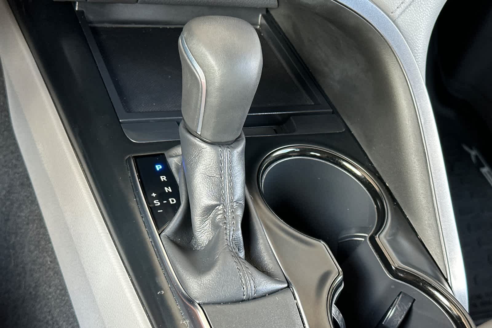 Thumbnail: 2019 Toyota Camry - 21
