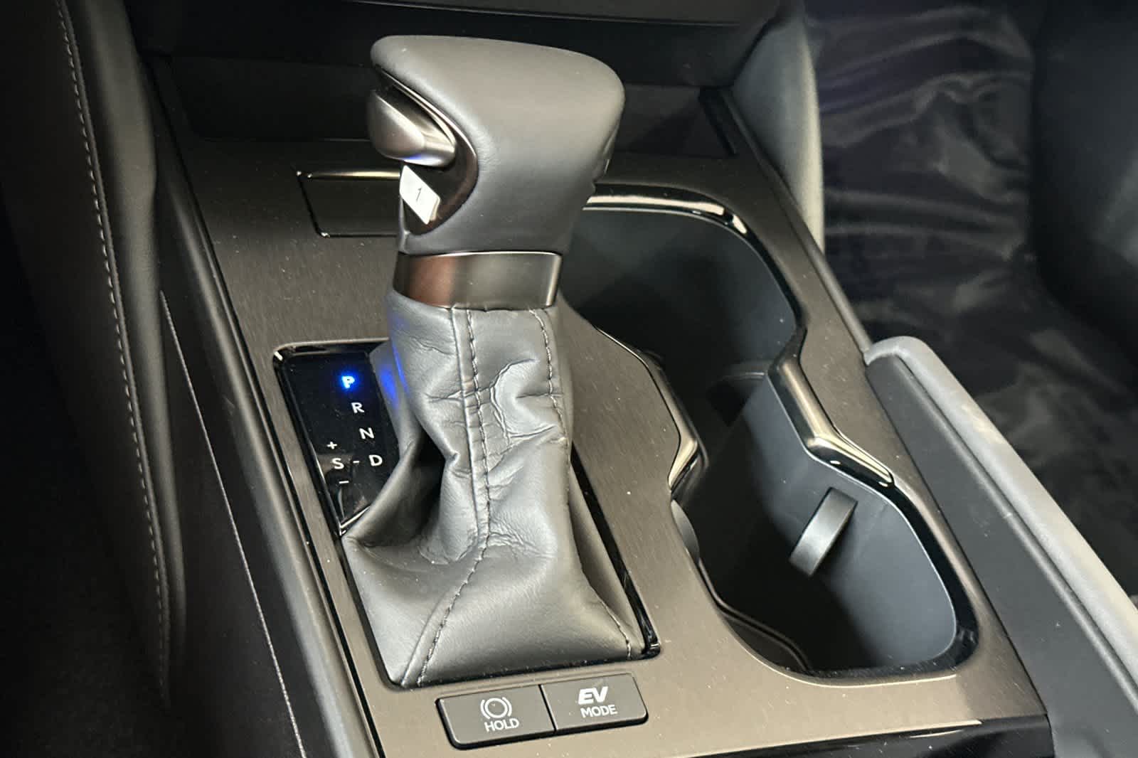 Thumbnail: 2025 Lexus ES - 22