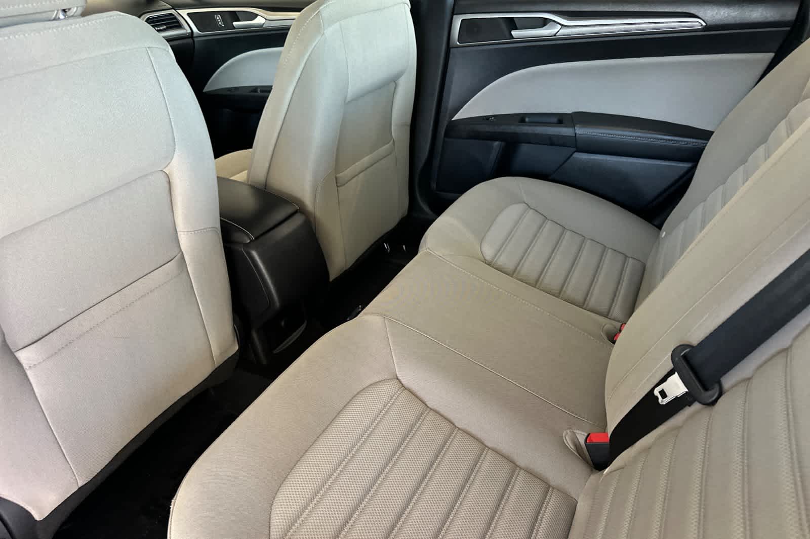 2018 Ford Fusion S 4