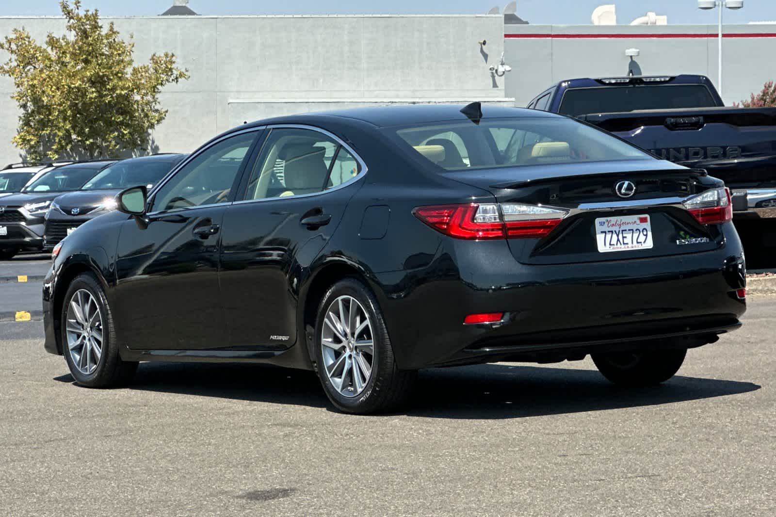 Thumbnail: 2017 Lexus ES - 7