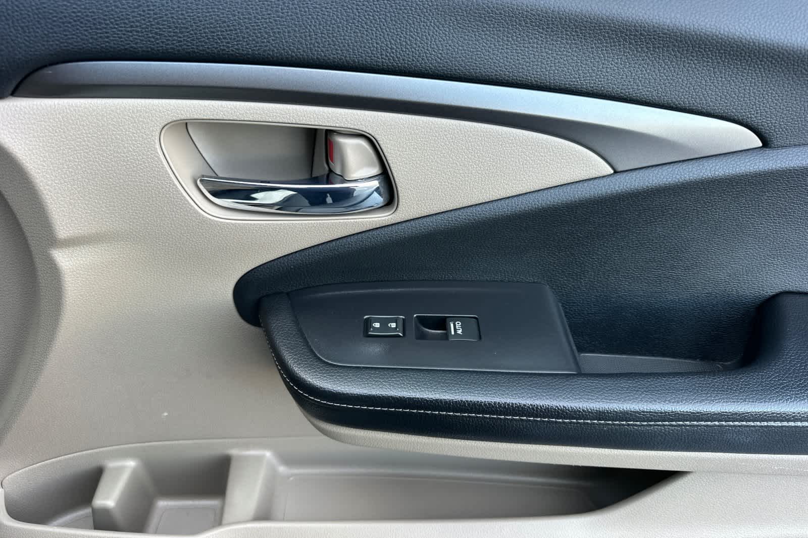 Thumbnail: 2019 Honda Ridgeline - 18