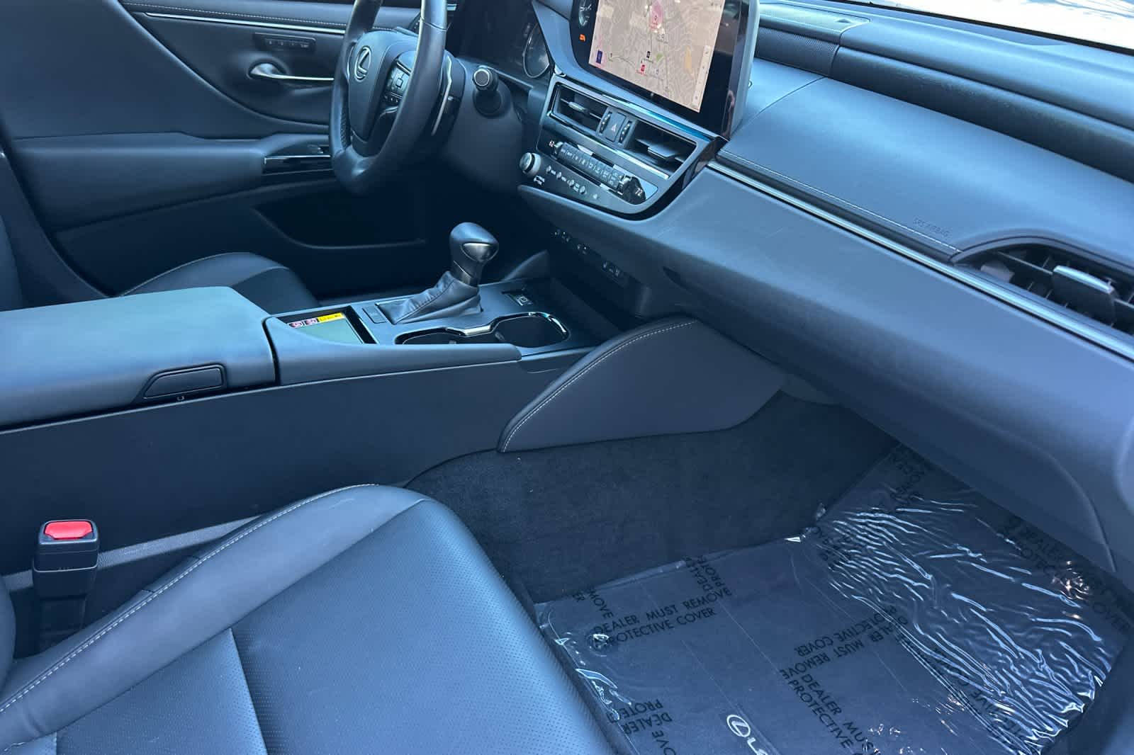 Thumbnail: 2025 Lexus ES - 16