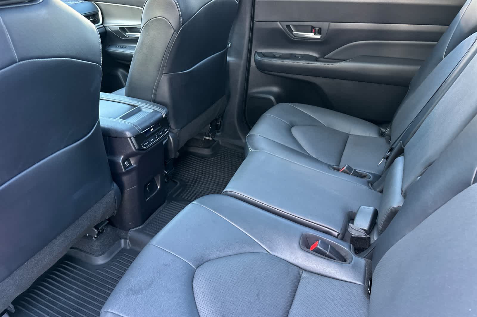 Thumbnail: 2024 Toyota Grand Highlander - 4