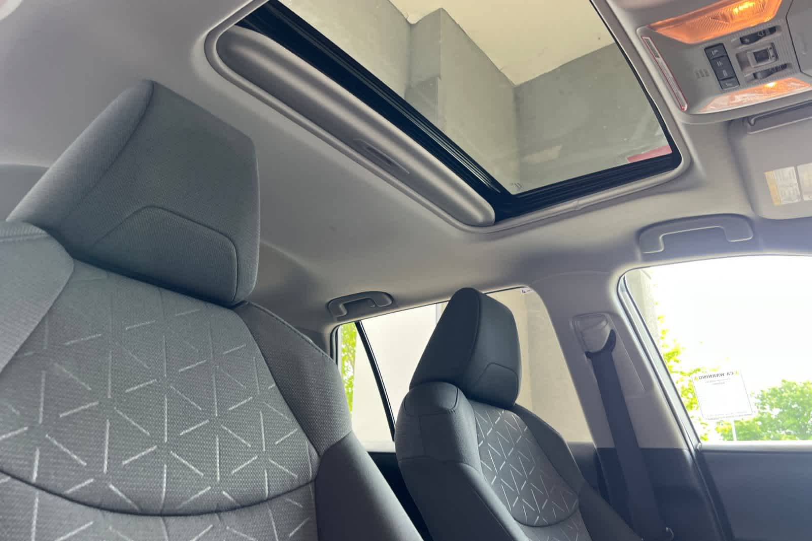 Thumbnail: 2021 Toyota RAV4 - 18