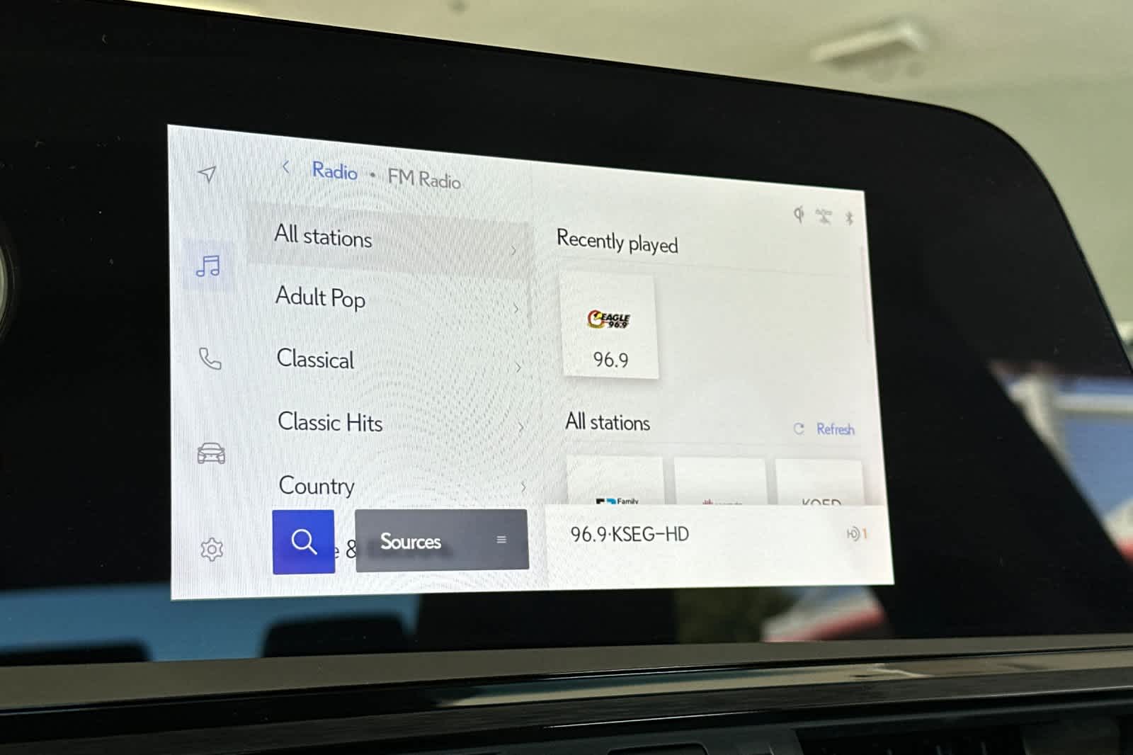 Thumbnail: 2025 Lexus ES - 19