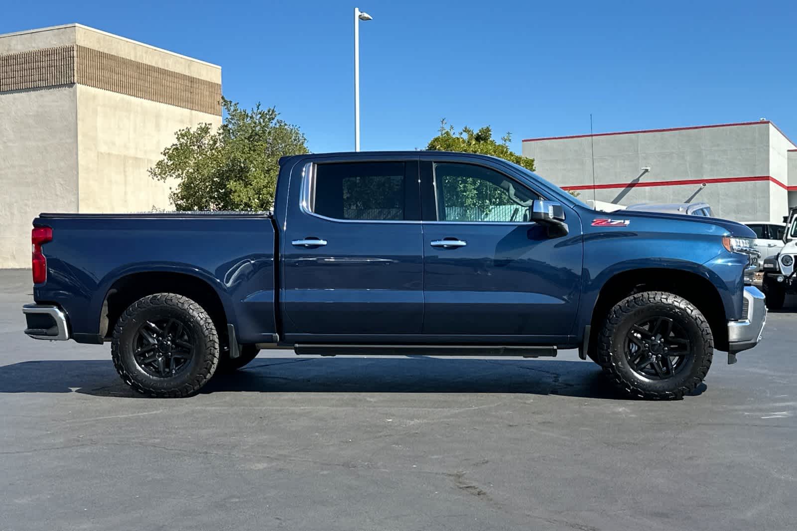 Thumbnail: 2022 Chevrolet Silverado 1500 - 6