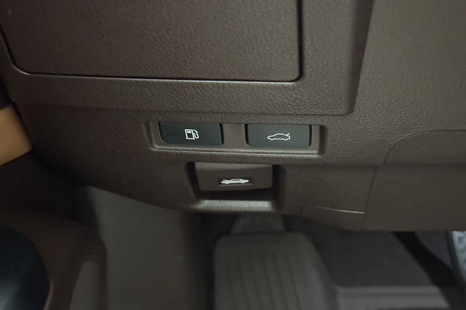 Thumbnail: 2021 Lexus ES - 29