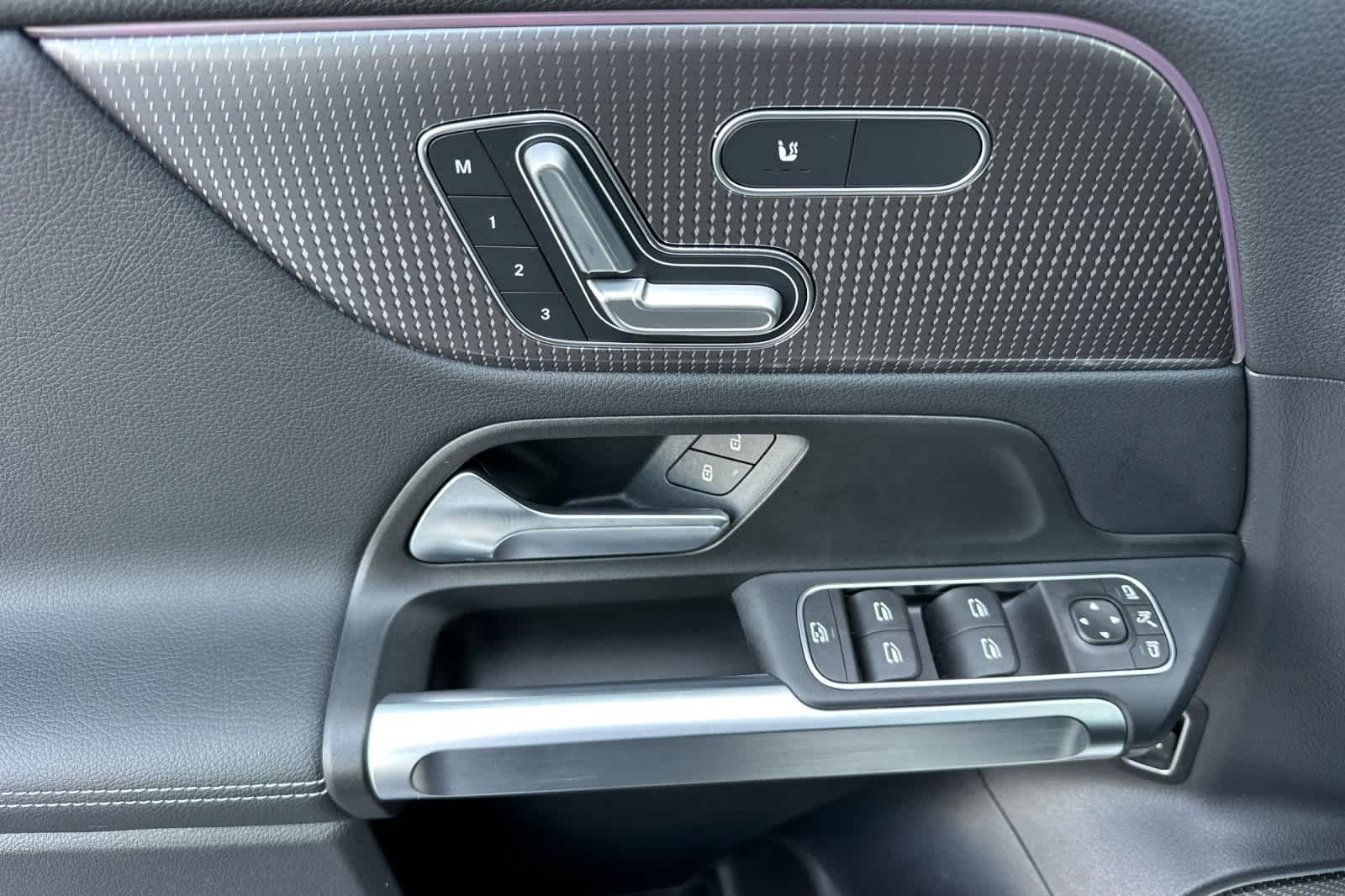 Thumbnail: 2023 Mercedes-Benz EQB - 12